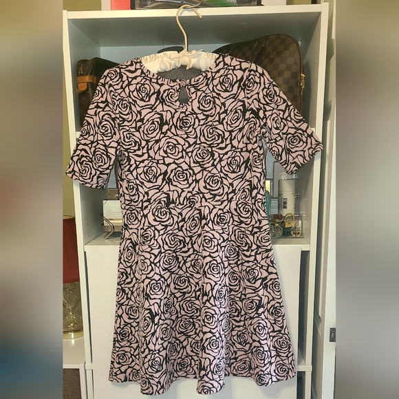 Xhilaration Dress. - Picture 2 of 3